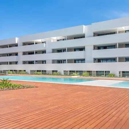 Design - Stylish & Spacious Retreat Apartament *