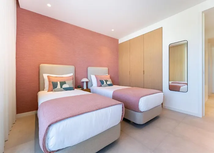 Apartament Design - Stylish & Spacious Retreat *