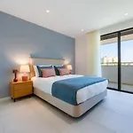公寓 Design - Stylish & Spacious Retreat *