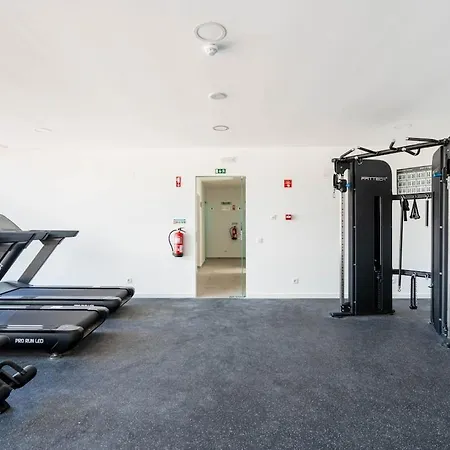 Design - Stylish & Spacious Retreat Apartment *