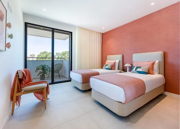 Design - Stylish & Spacious Retreat