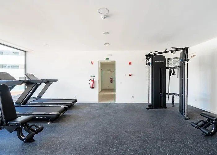 Design - Stylish & Spacious Retreat アパート *