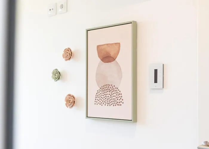 アパート Design - Stylish & Spacious Retreat *