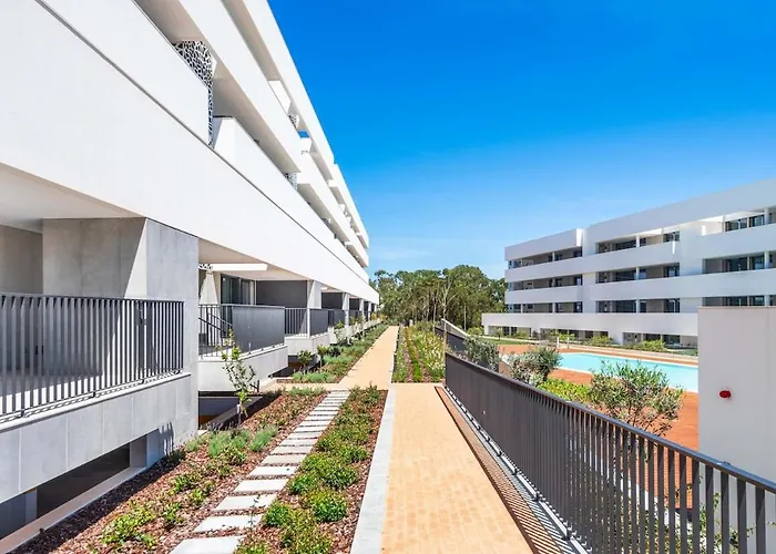 Design - Stylish & Spacious Retreat アパート *