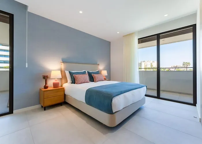 アパート Design - Stylish & Spacious Retreat *