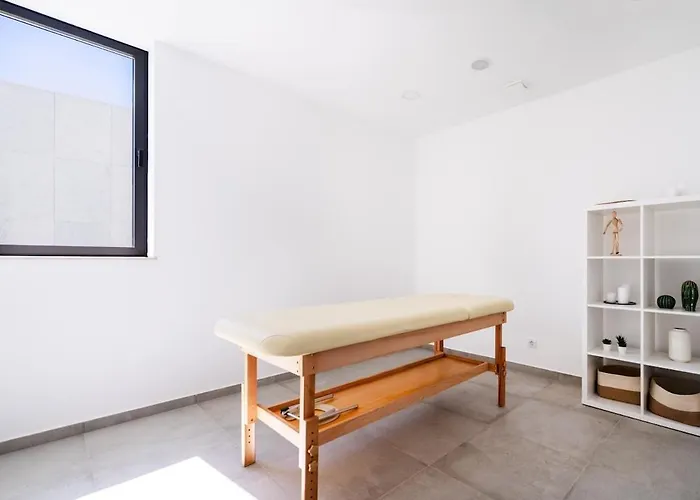 Design - Stylish & Spacious Retreat アパート