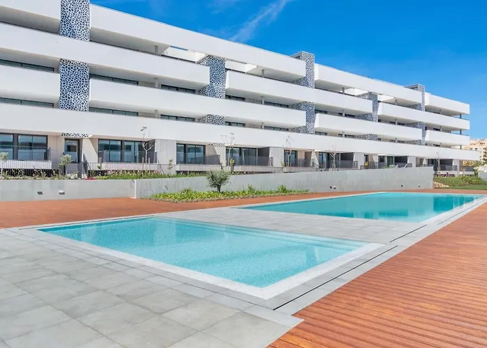 アパート Design - Stylish & Spacious Retreat