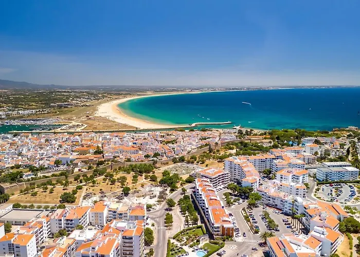 アパート Design - Stylish & Spacious Retreat