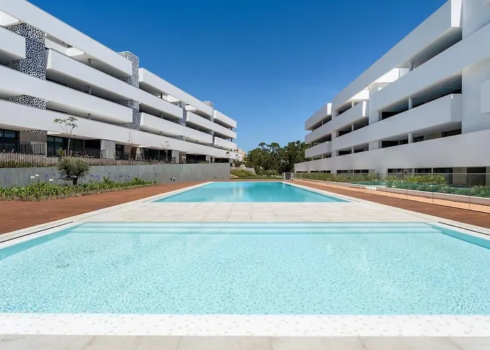 Design - Stylish & Spacious Retreat