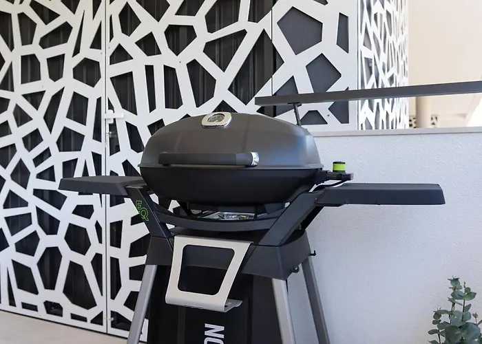 アパート Design - Stylish & Spacious Retreat