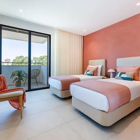 Design - Stylish & Spacious Retreat