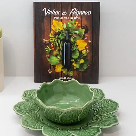 Design - Stylish & Spacious Retreat لاغوس