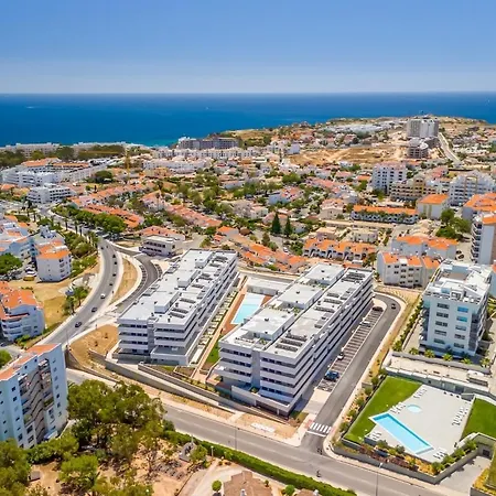 Design - Stylish & Spacious Retreat * Λάγος