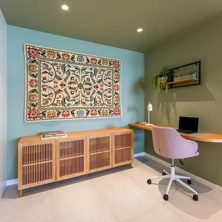 Design - Stylish & Spacious Retreat *